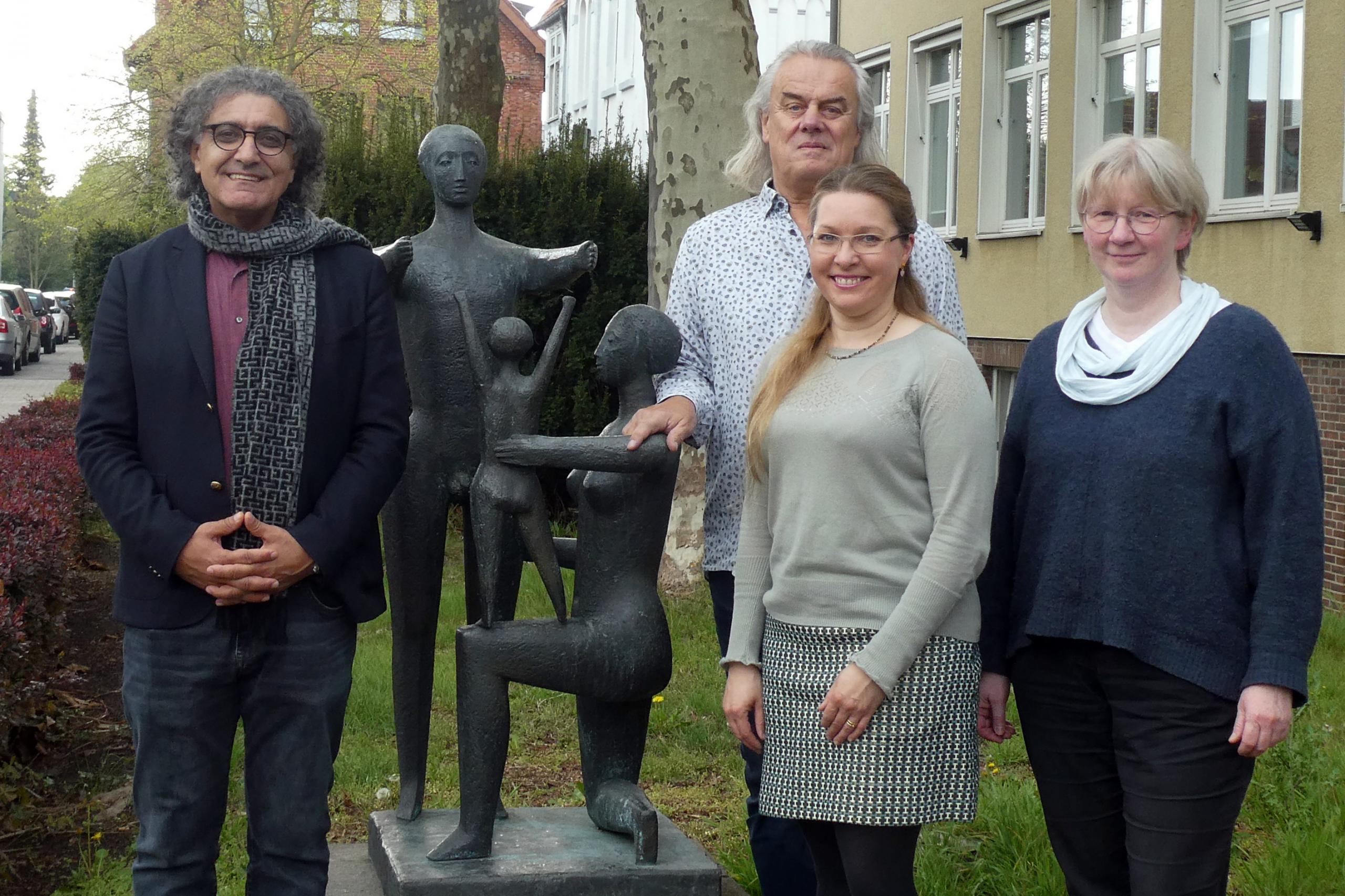 pr ventionsrat lehrte vorstellung der neuausrichtung der arbeit 23.04.2025 von links d ndar kelloglu wilhelm busch nadine francksen angelika schmidt © Präventionsrat Lehrte
